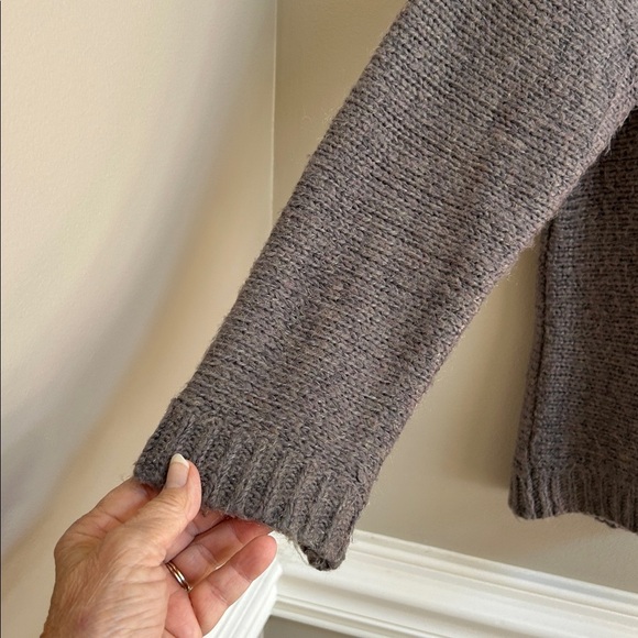 Envii Boa Knit Gray Crewneck Sweater - Picture 4 of 7